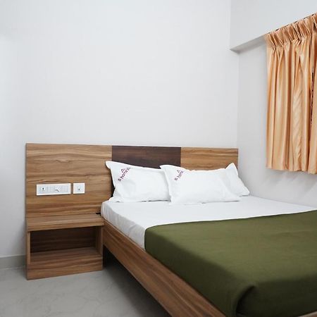 Empark Homestay Bangalore Buitenkant foto