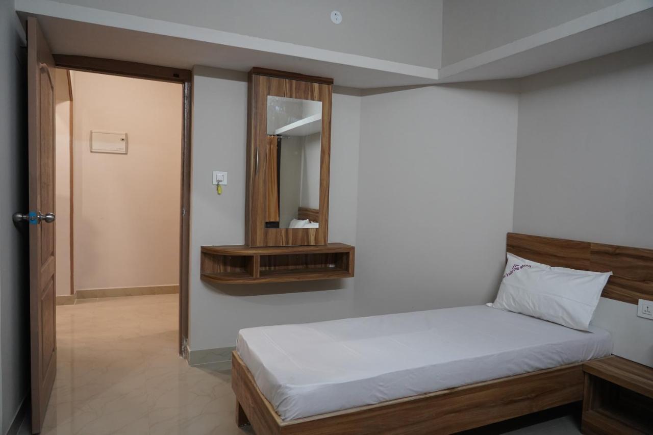 Empark Homestay Bangalore Buitenkant foto